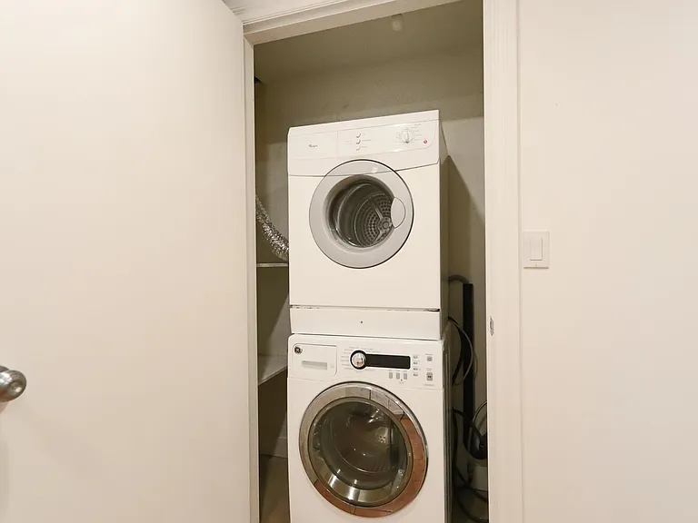 660 Kenwood Rd — Photo 36