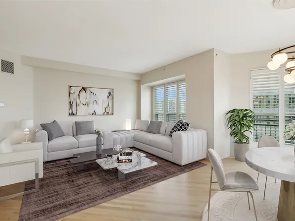 3401 Lee Pkwy APT 1002, Dallas, TX 75219