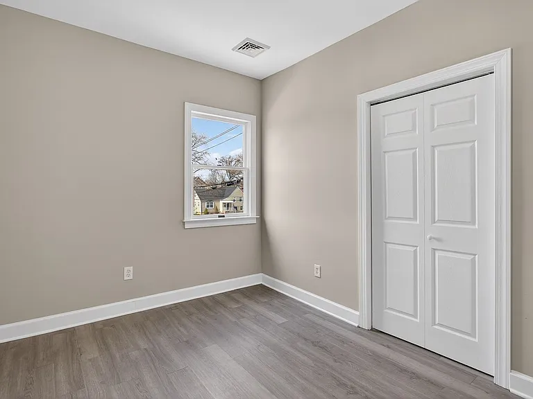 378 Grand St — Photo 6