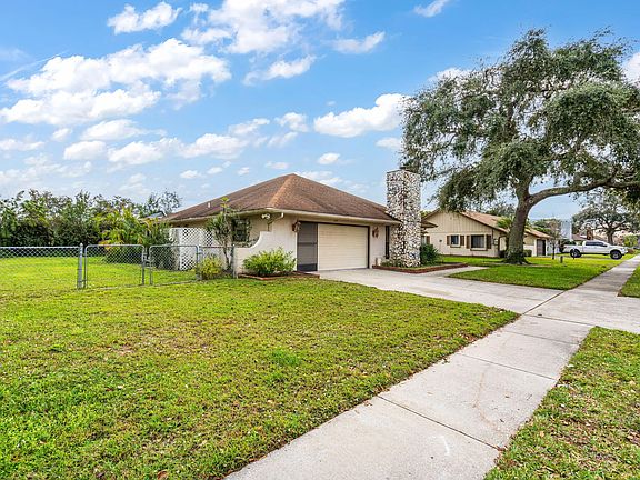 3rd image of 1645 Figtree Dr