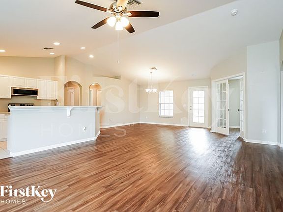 3rd image of 336 Pinehurst Ave