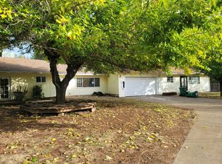 20217 Lakeview Dr, Lakehead, CA 96051