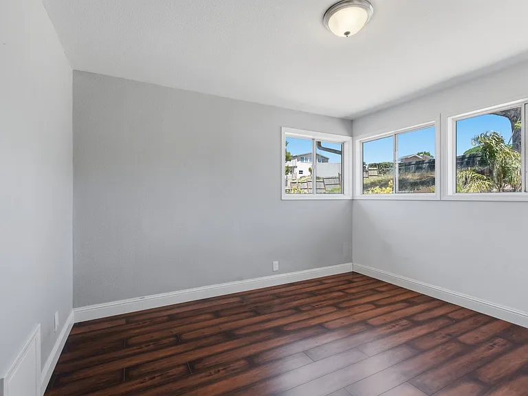 222 Indio Dr — Photo 17