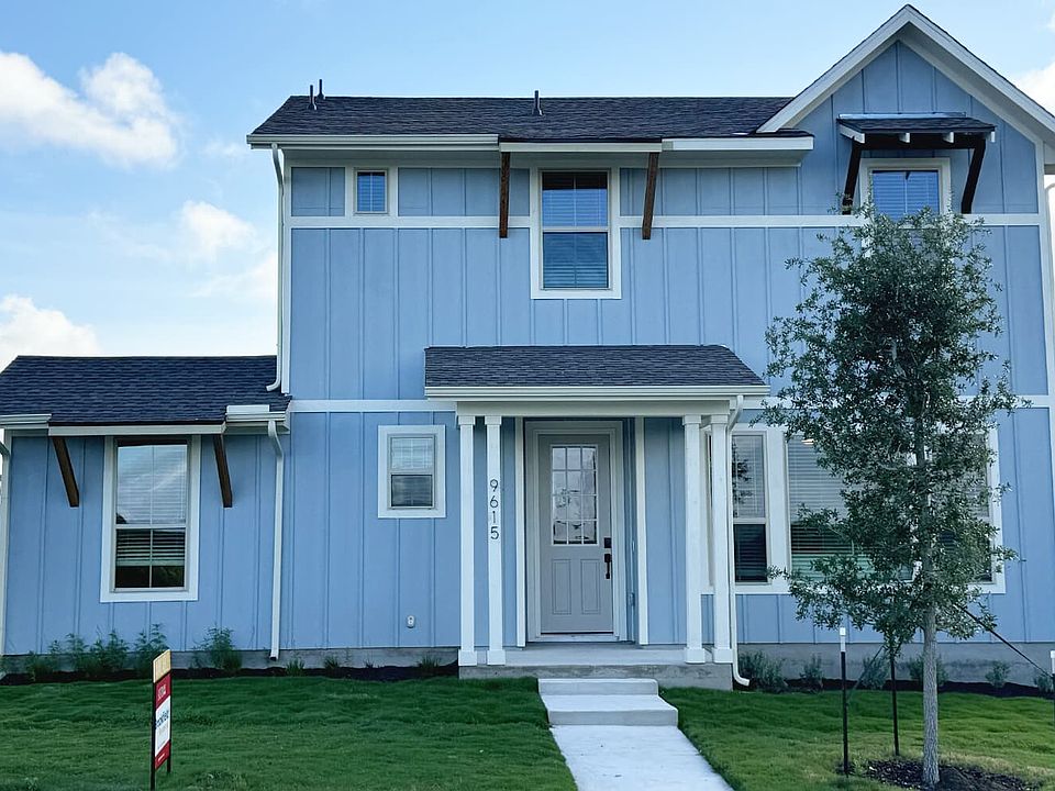 9615 Hamadryas Exterior
