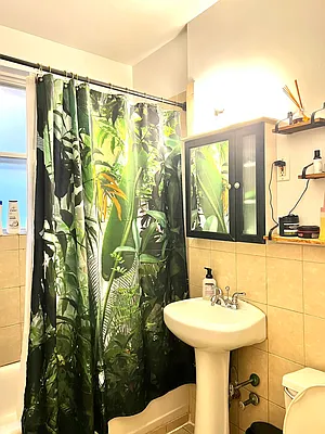 Rented by R New York | media 23