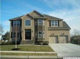 7 Christopher Ln, Hazlet, NJ 07730
