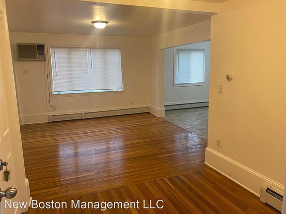 3rd image of 10 Yeamans St #10