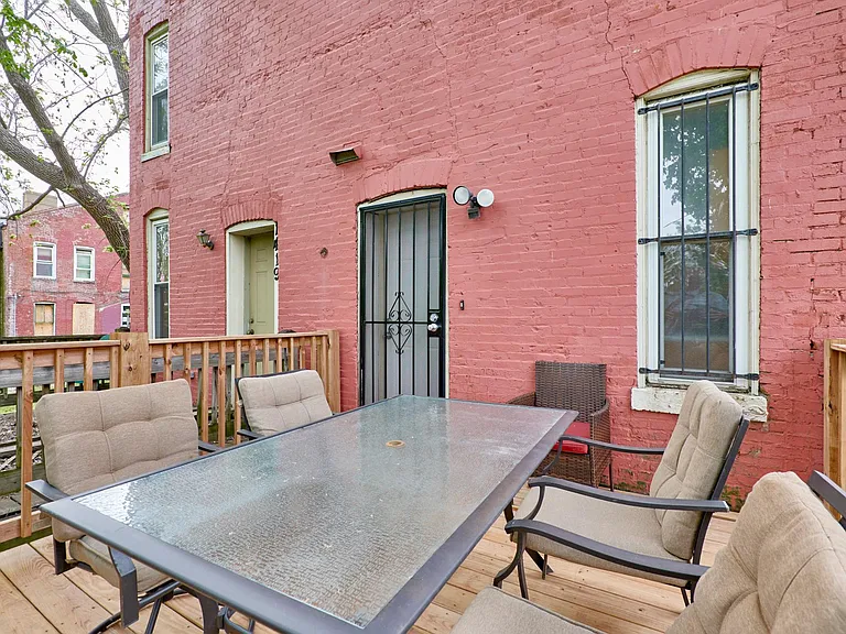 1421 N Park Pl — Photo 78