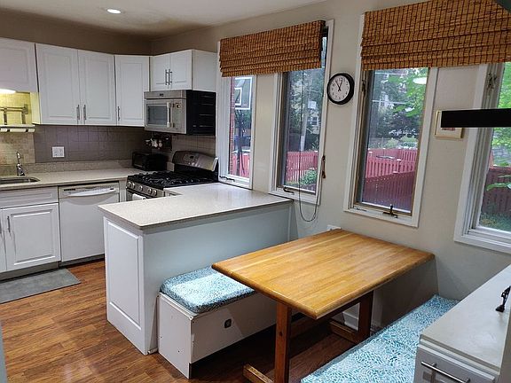 Kitchen breakfast nook