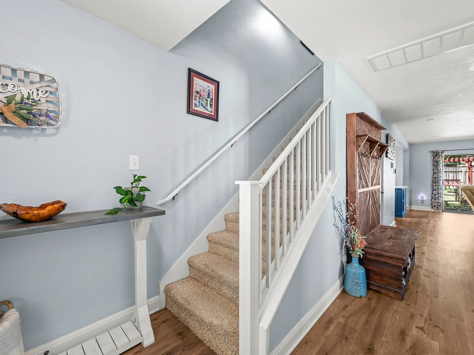 3 bed, 2.5 bath, 2781 sqft, $2,350 — Photo 3
