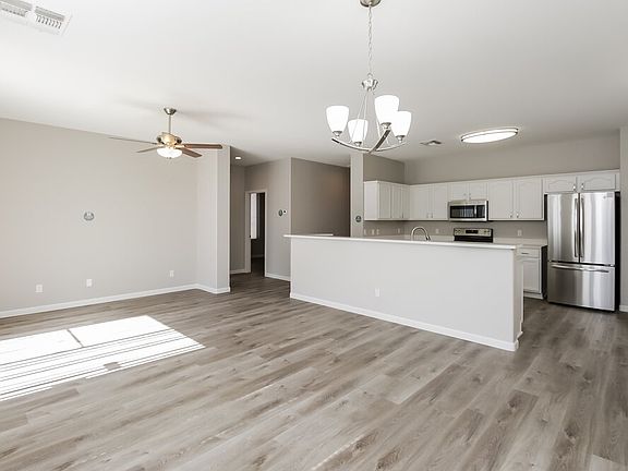 4th image of 5265 E Hilton Ave