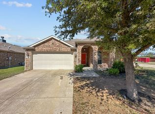 8749 Yosemite Trl, Aubrey, TX 76227