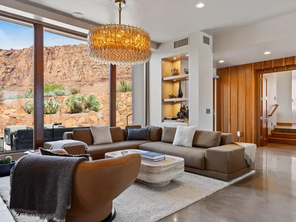 986 N Paiute Dr, Ivins, UT 84738