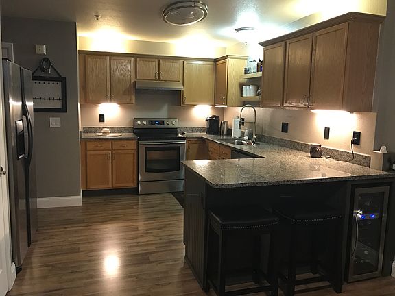 Stainless appliances,granite