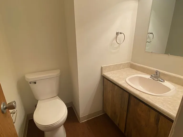 410 - WINDING BROOK APARTMENTS — Photo 42