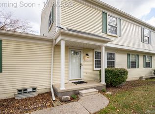 285 Inlet Ct, Walled Lake, MI 48390