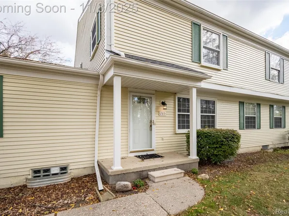 285 Inlet Ct, Walled Lake, MI 48390