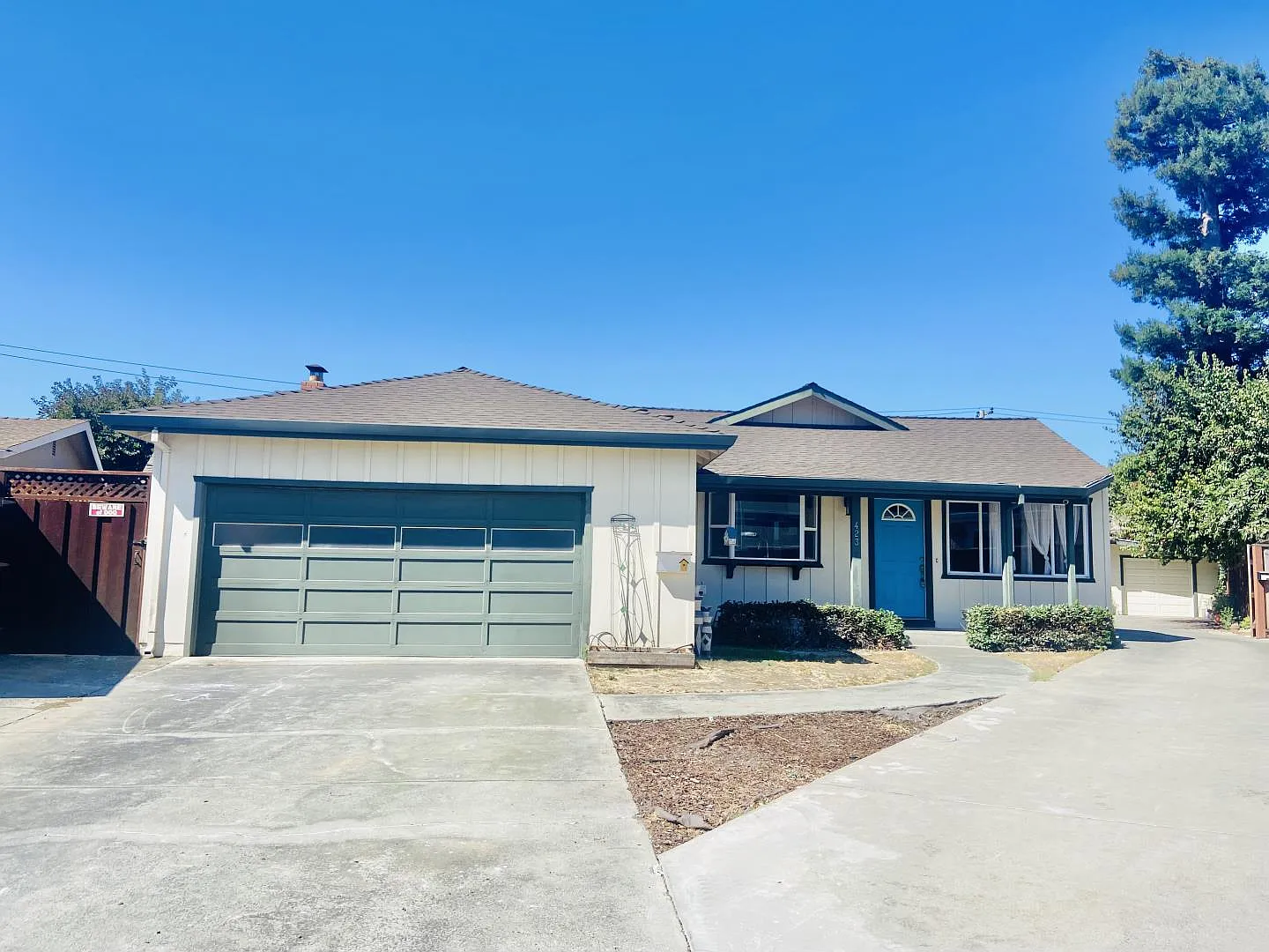 423 Castro Ct photo 1