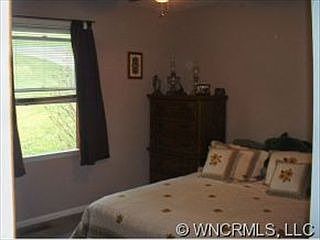 5th image of 550 Forest St