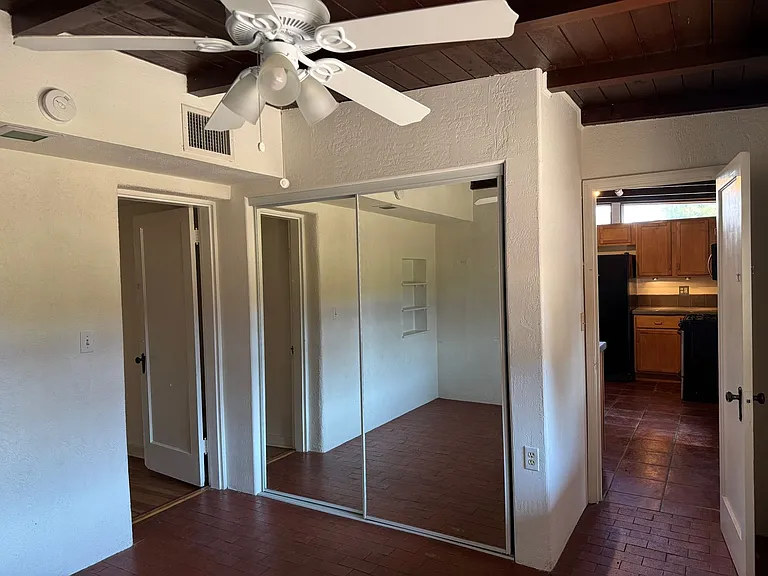 3004 E Adams St — Photo 12