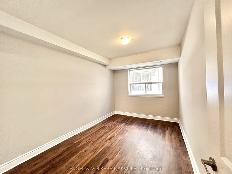 9 33rd St #106 — Photo 5