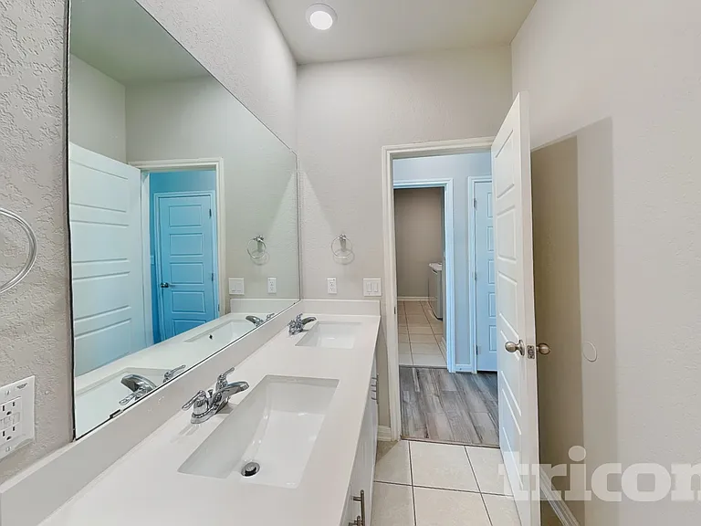 5602 Luna Pass — Photo 11