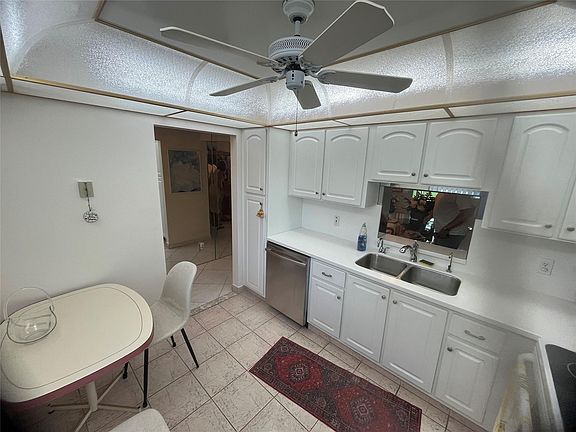 4th image of 190 SE 5th Avenue #103