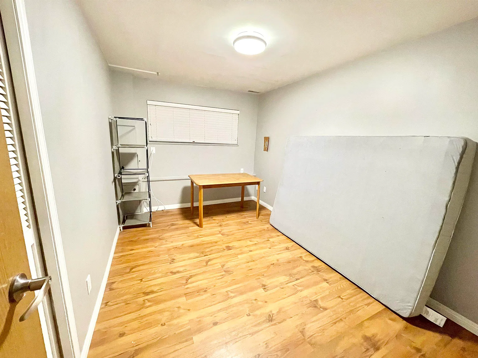 2 bed, 700 sqft, $1,600 — Photo 2