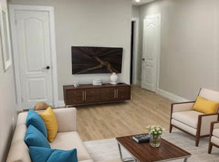 1 Hassard Ave #1, Toronto, ON M4K 3N3