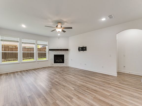 3rd image of 1539 Overlook Ct