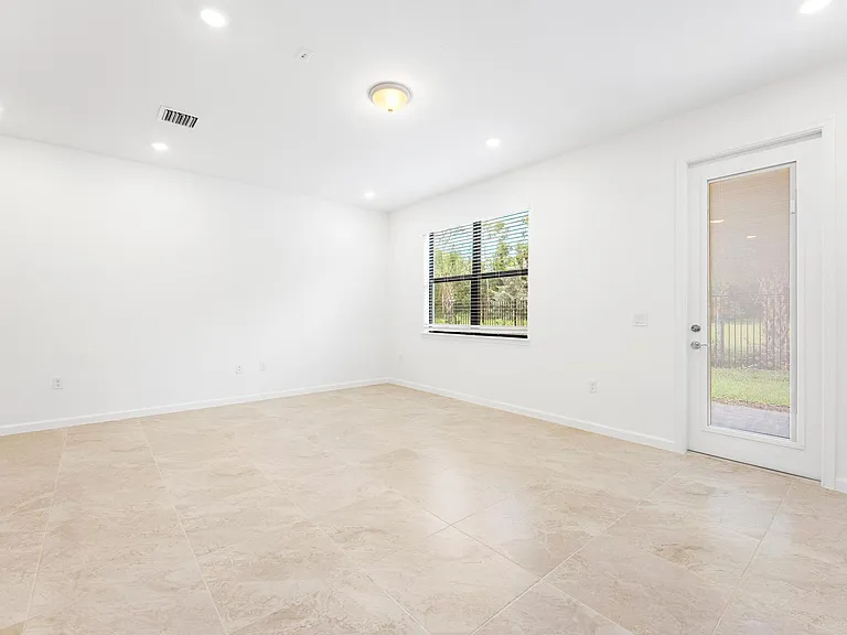4333 Efendi Dr — Photo 16