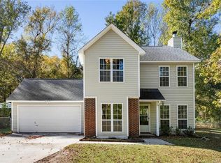 111 Sweetwater Dr, Jacksonville, NC 28540