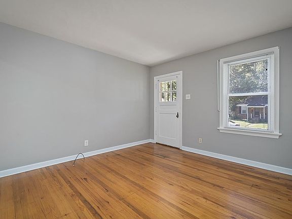 4th image of 9435 Bataan Dr