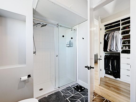 3rd image of 2709 E 5th St Unit 1206
