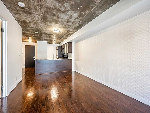 4th image of 1005 King St W #414