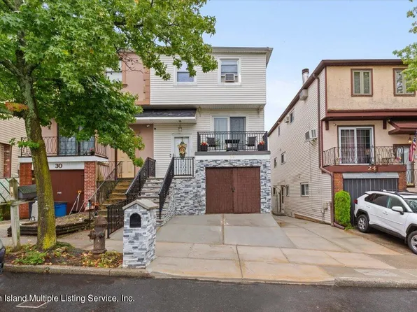 28 Hammock Ln, Staten Island, NY 10312