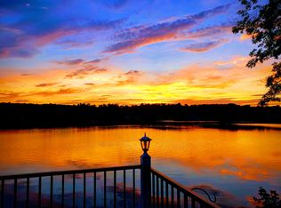 65 Center St, Thompson, CT 06277