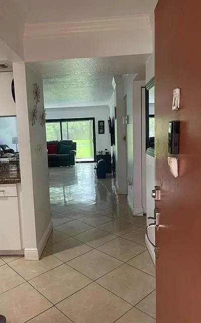 2 bed, 1014 sqft, $2,700 — Photo 2