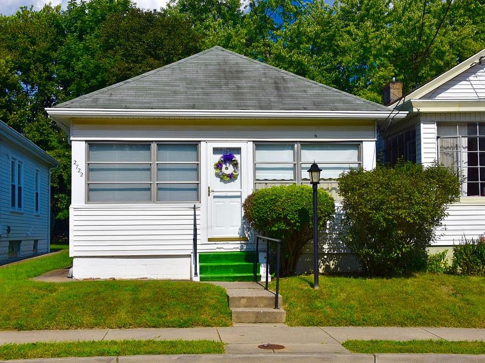 1st image of 2722 Alexandria Ave