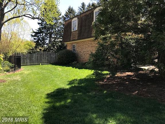 3rd image of 1319 Titania Ln