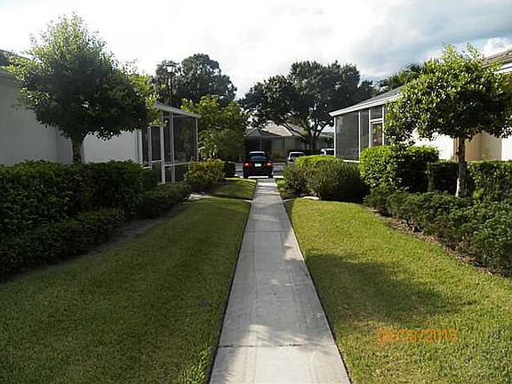 3rd image of 1202 NW Sun Terrace Cir #24C