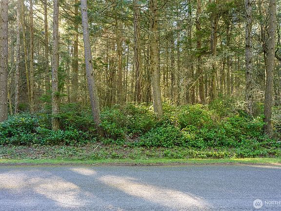 4th image of 0 King's Point Road