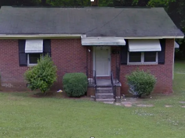 235 W Pine St, Woodruff, SC 29388