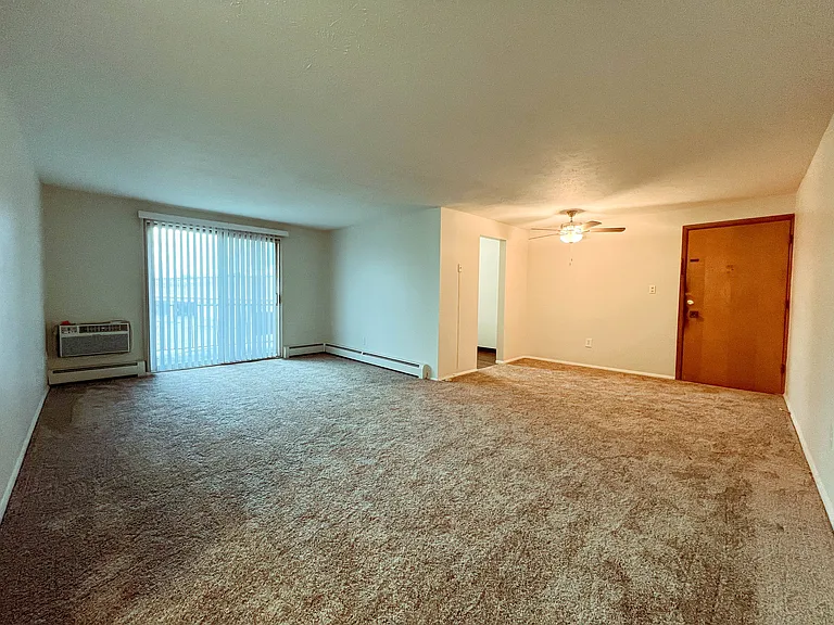 Kingston Place Apartments — Photo 26