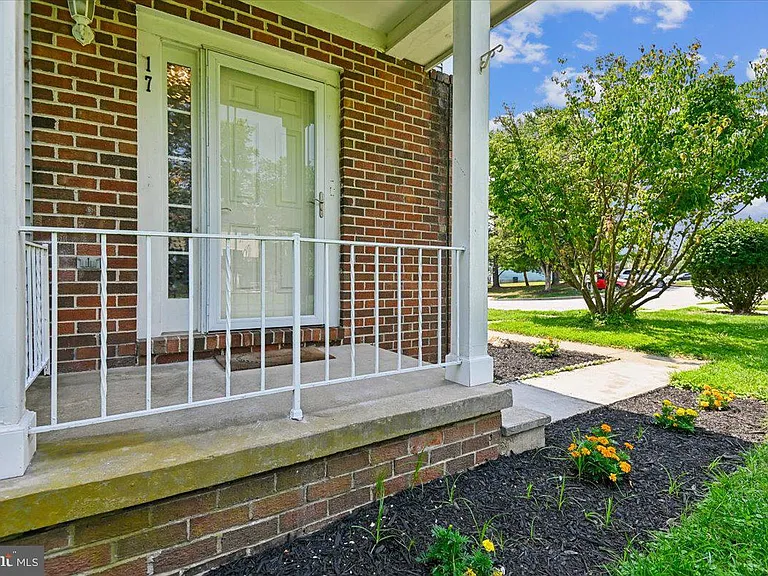 17 Ruddington Ct — Photo 4
