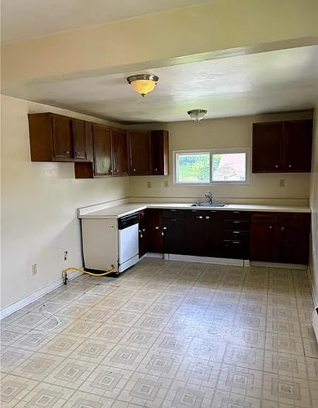 95 Adams Dr — Photo 11