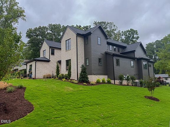 2nd image of 1221 Gunnison Pl