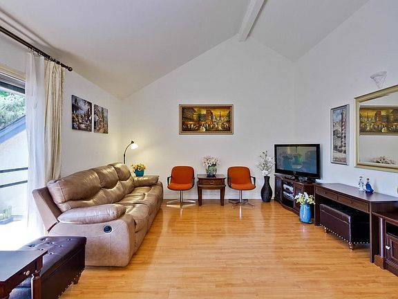 4th image of 2225 Summereve Ct