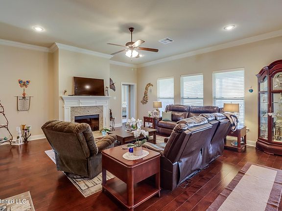 3rd image of 7559 Alex Ct