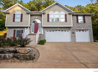 3733 Cornfield Ln, Imperial, MO 63052